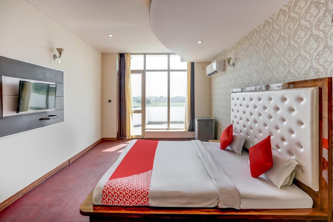 Oyo 71042 Sahara Estate Hotel Gorakhpur Buitenkant foto