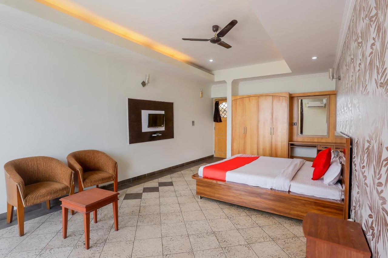 Oyo 71042 Sahara Estate Hotel Gorakhpur Buitenkant foto