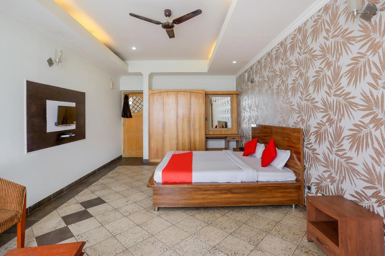 Oyo 71042 Sahara Estate Hotel Gorakhpur Buitenkant foto